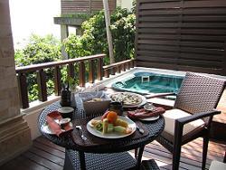 100607 s banayan1.jpg